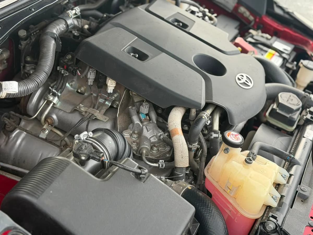 TOYOTA HILUX 2.4 DX DIESEL DCAB. 4X4 MT 4P 2021 - Imagen 14