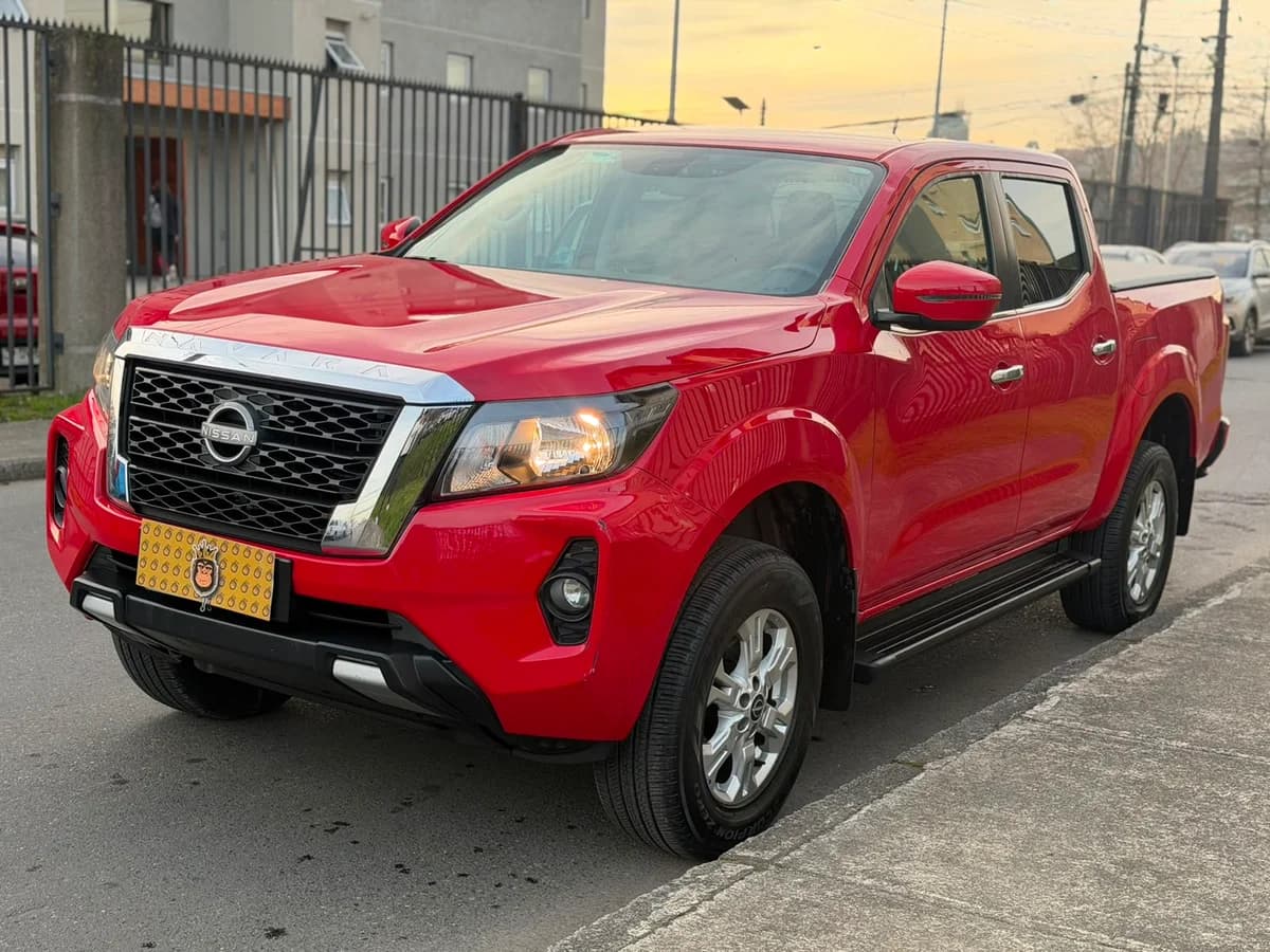 NISSAN NAVARA D CAB 2.3 XE DIESEL 4X4 DOB.CAB. MT 4P 2024 - Imagen 3