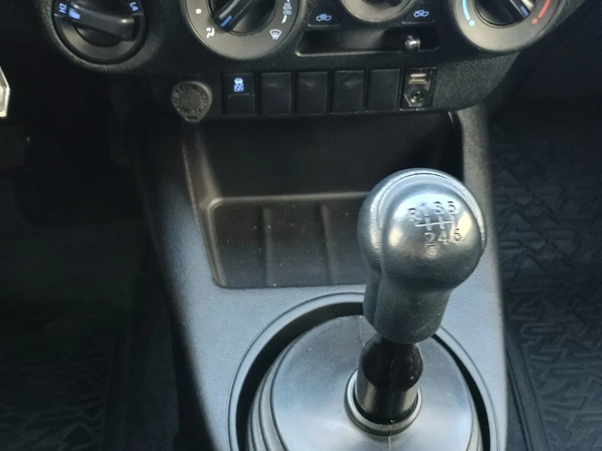 TOYOTA HI LUX D CAB 4X4 2.4 4x4 2021 - Imagen 7