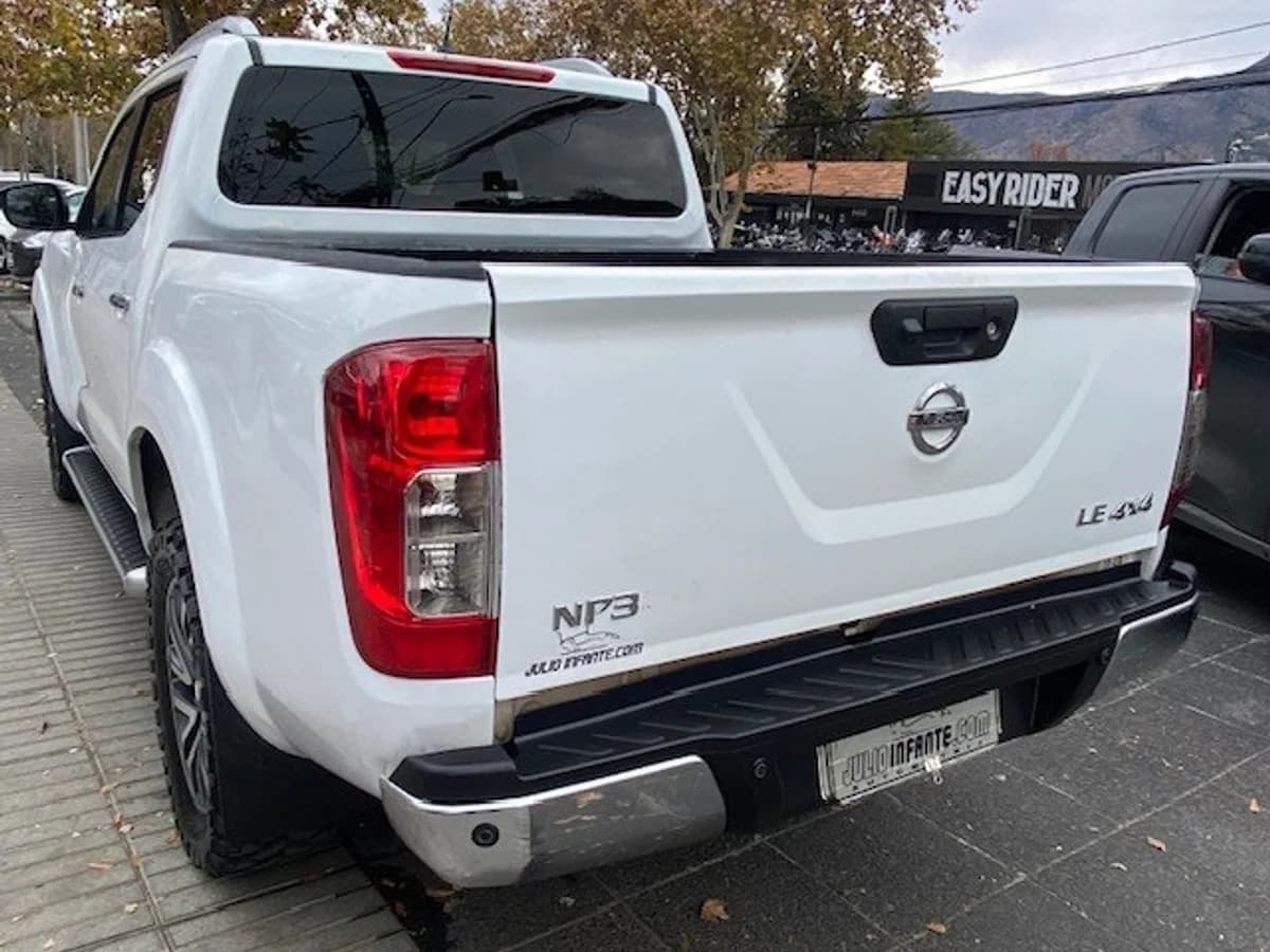 NISSAN NP300 4x4 2.3 Autom. 2019 - Imagen 8