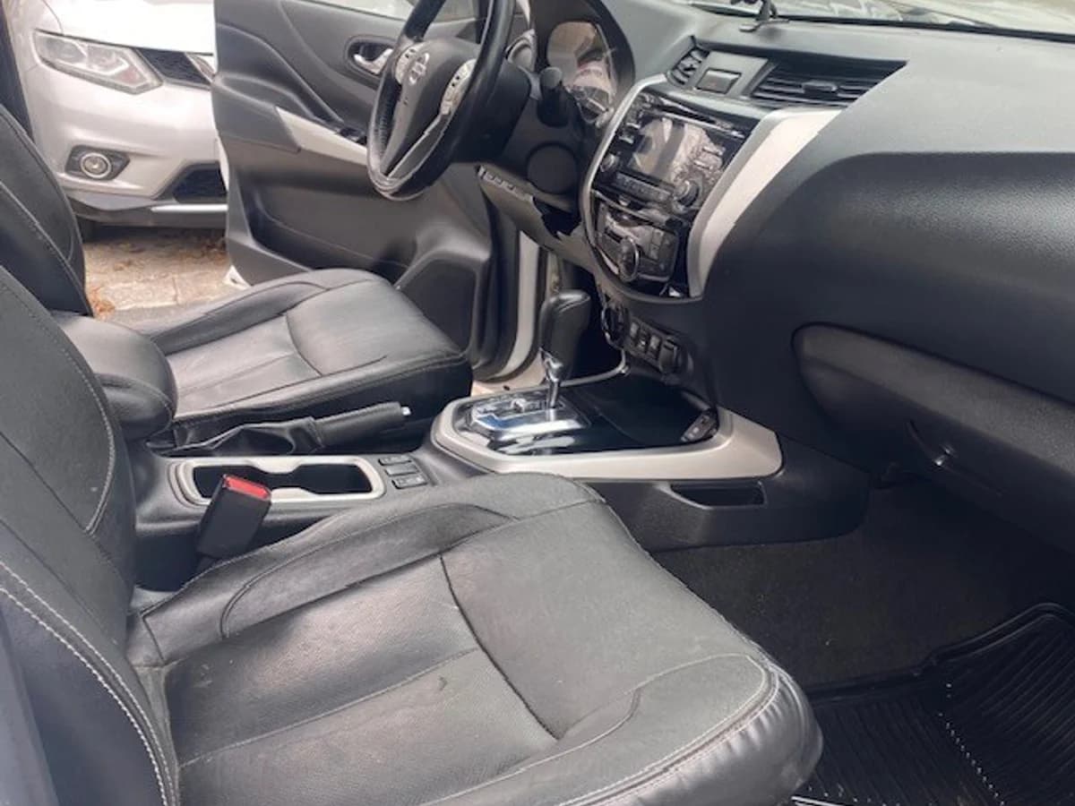 NISSAN NP300 4x4 2.3 Autom. 2019 - Imagen 9