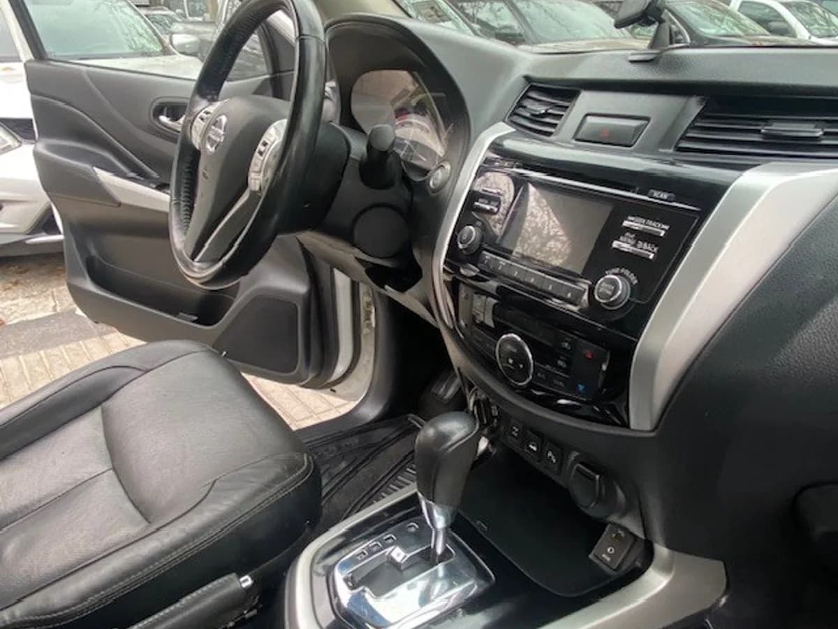 NISSAN NP300 4x4 2.3 Autom. 2019 - Imagen 13
