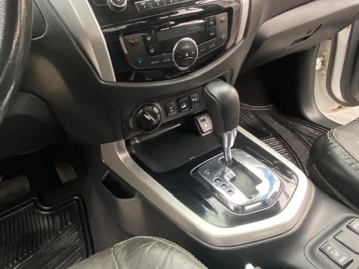 NISSAN NP300 4x4 2.3 Autom. 2019 - Imagen 20