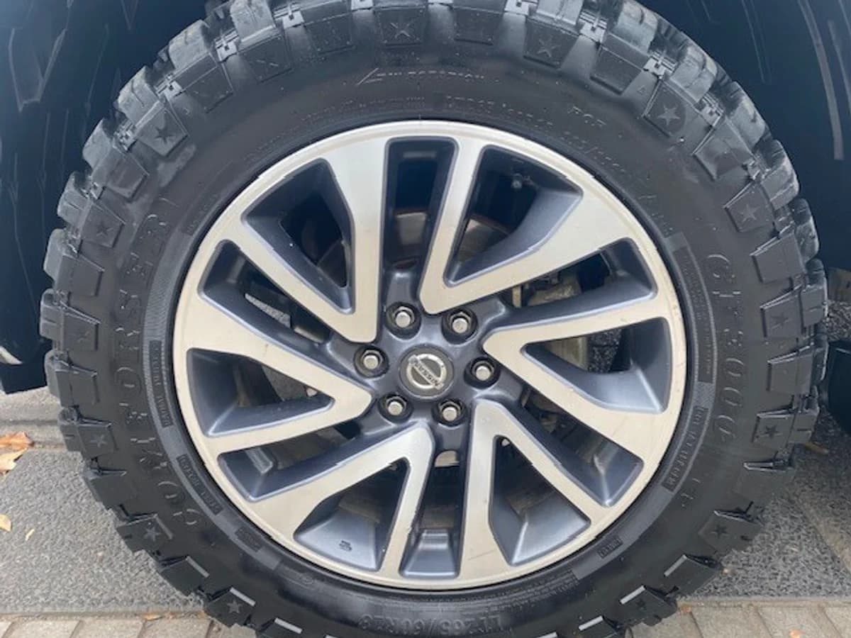 NISSAN NP300 4x4 2.3 Autom. 2019 - Imagen 25