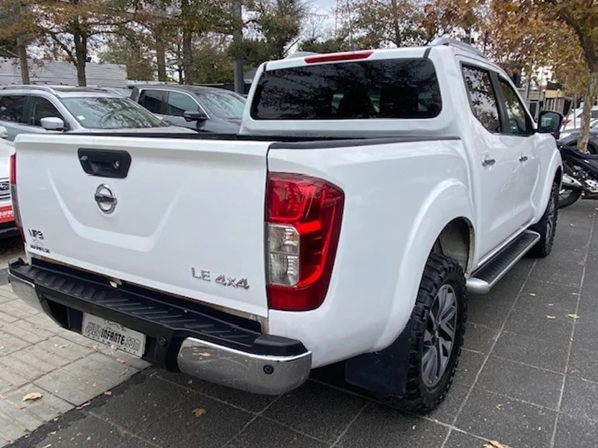 NISSAN NP300 4x4 2.3 Autom. 2019 - Imagen 2