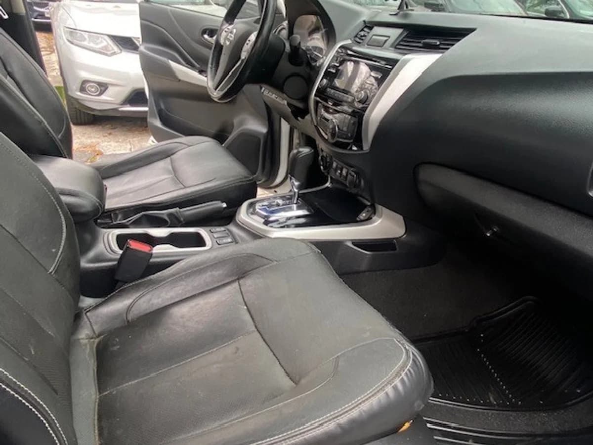 NISSAN NP300 4x4 2.3 Autom. 2019 - Imagen 12