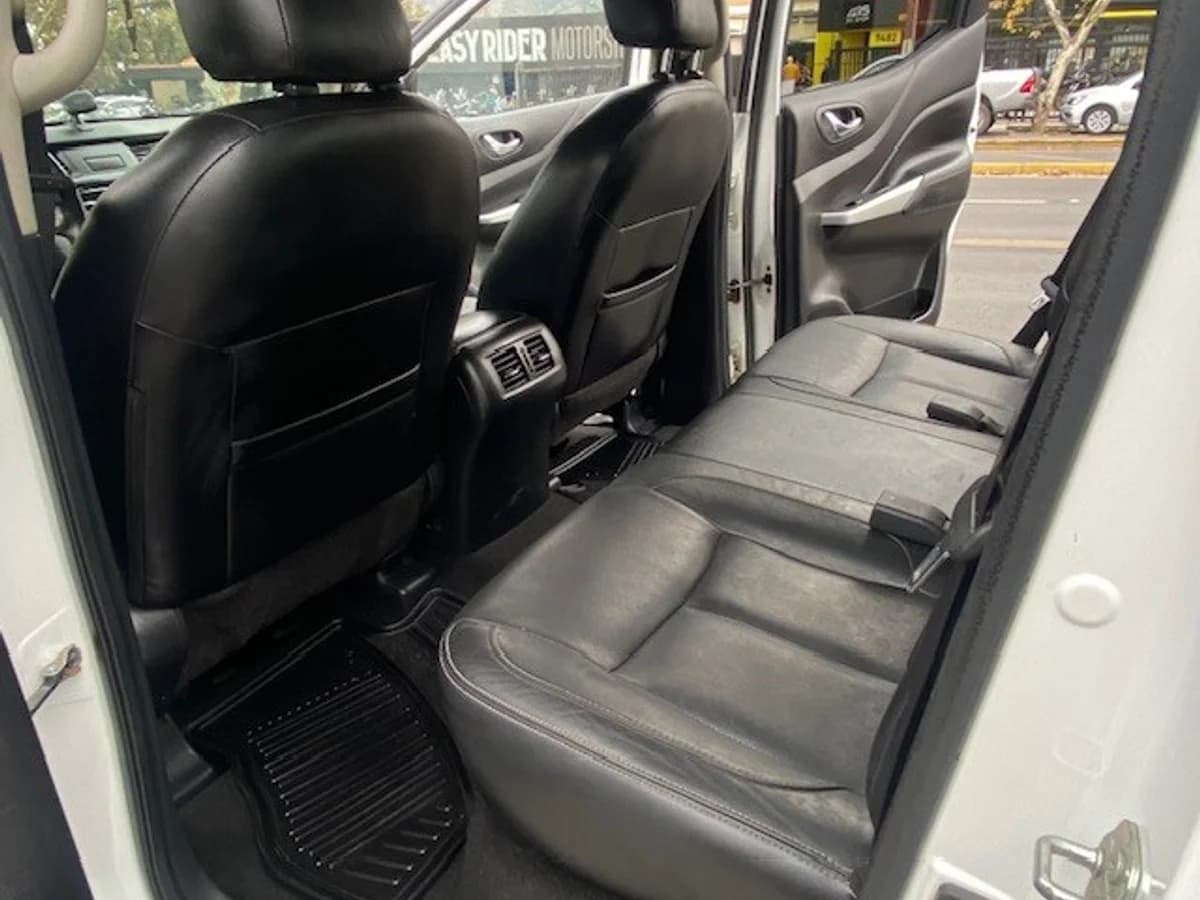 NISSAN NP300 4x4 2.3 Autom. 2019 - Imagen 17