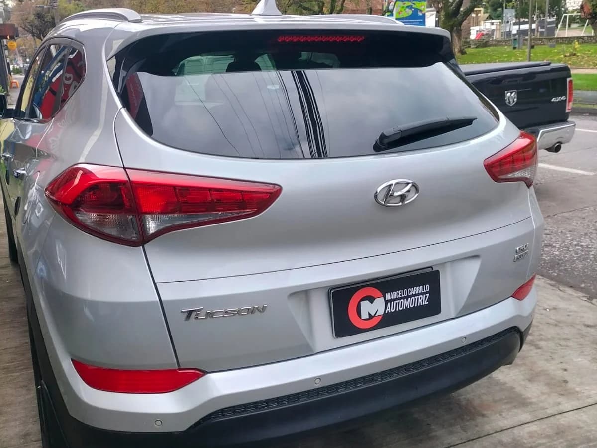 HYUNDAI TUCSON TL CRDI GLS 4WD 2.0 AT 2017 - Imagen 2