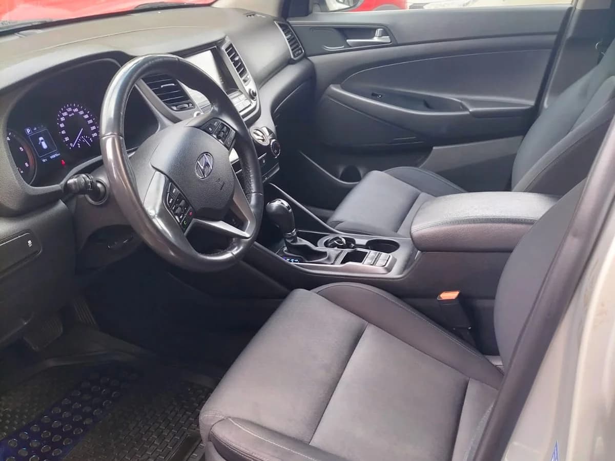HYUNDAI TUCSON TL CRDI GLS 4WD 2.0 AT 2017 - Imagen 5