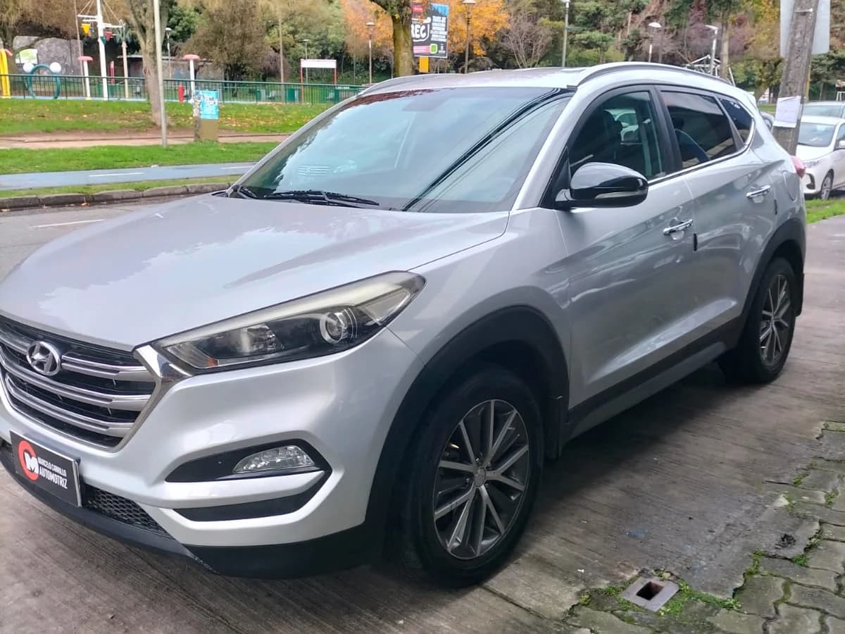 HYUNDAI TUCSON TL CRDI GLS 4WD 2.0 AT 2017 - Imagen 9
