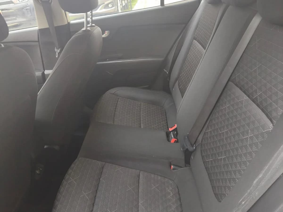 KIA RIO 4 LX 1.4 LX 2019 - Imagen 7