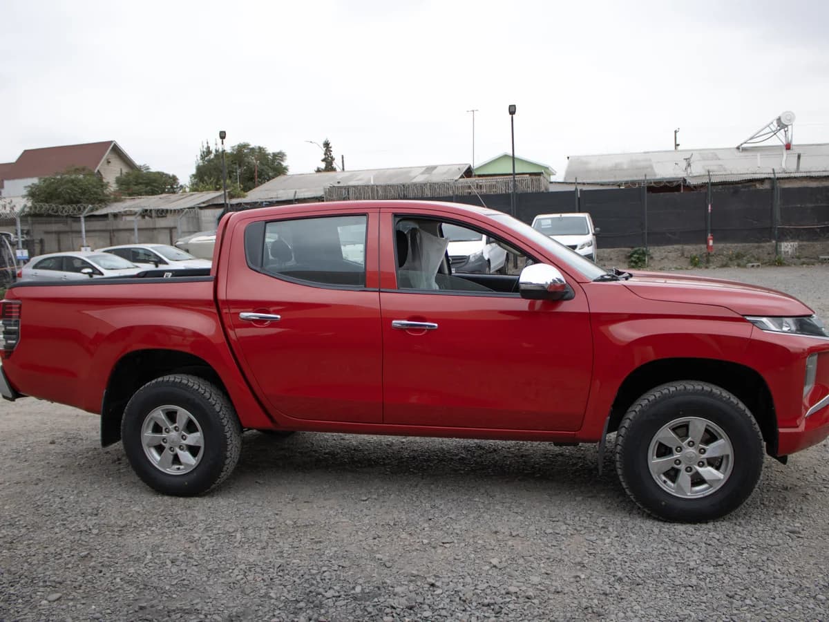 MITSUBISHI L200 KATANA CRT 4X4 2.4 4x4 2022 - Imagen 5