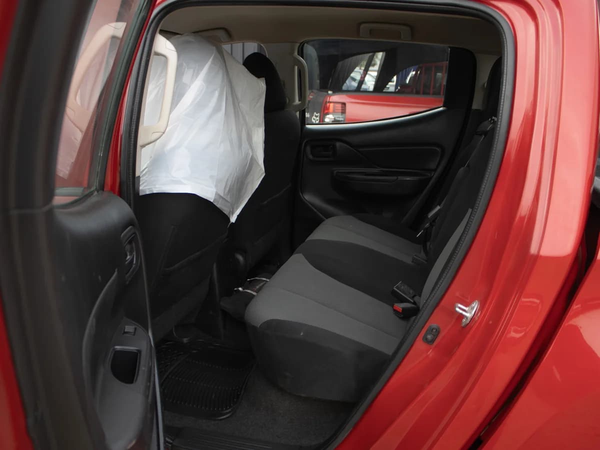 MITSUBISHI L200 KATANA CRT 4X4 2.4 4x4 2022 - Imagen 9