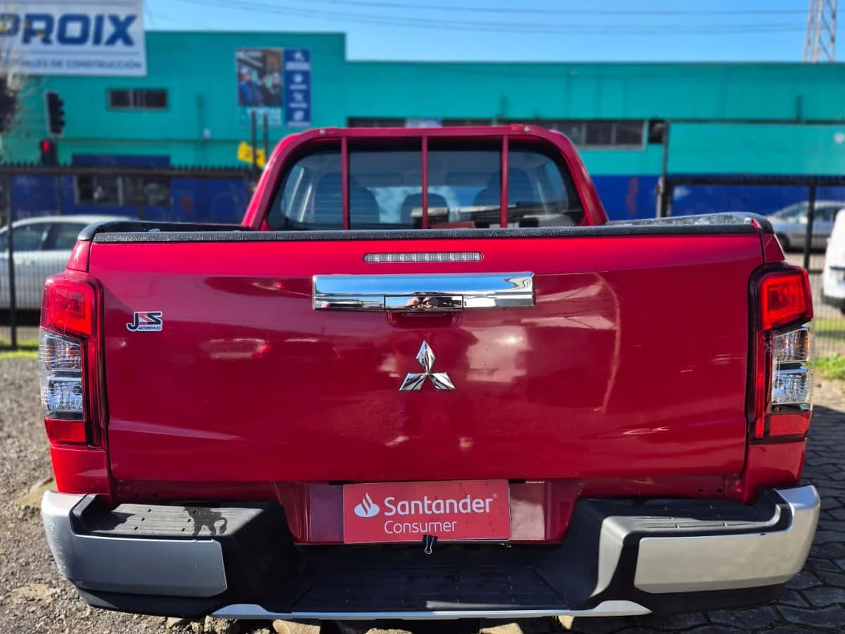 MITSUBISHI l200 KATANA CRT 2.4 DIESEL 4X2 2022 - Imagen 3