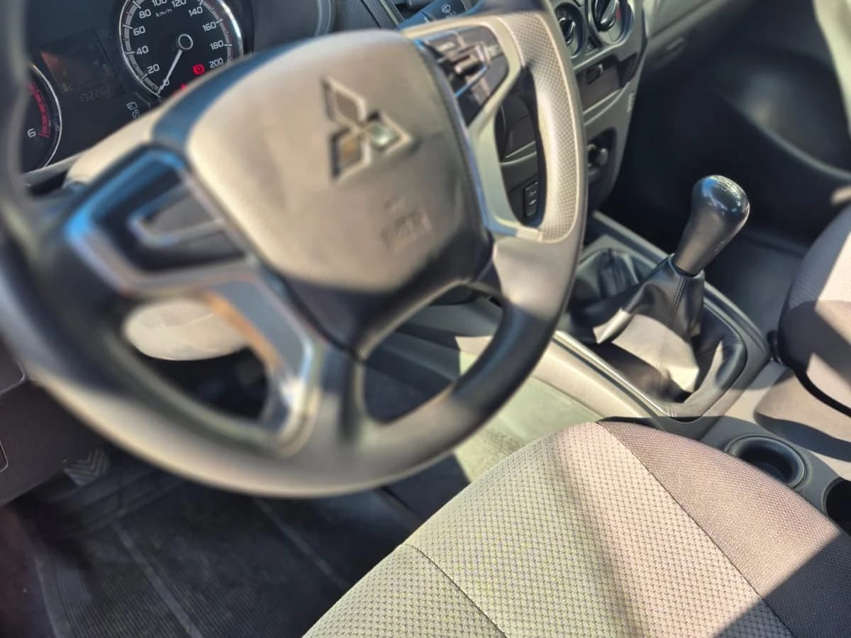 MITSUBISHI l200 KATANA CRT 2.4 DIESEL 4X2 2022 - Imagen 9