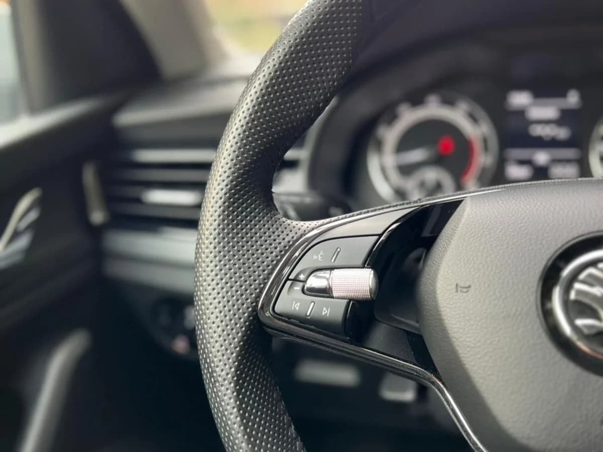 SKODA SCALA 1.5L TURBO TSI AMBITION AUT DSG7 AÑO 2024 - Imagen 18