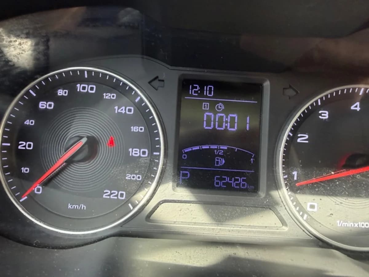 MG ZS 1.5 AUT COM COM 2023 - Imagen 9