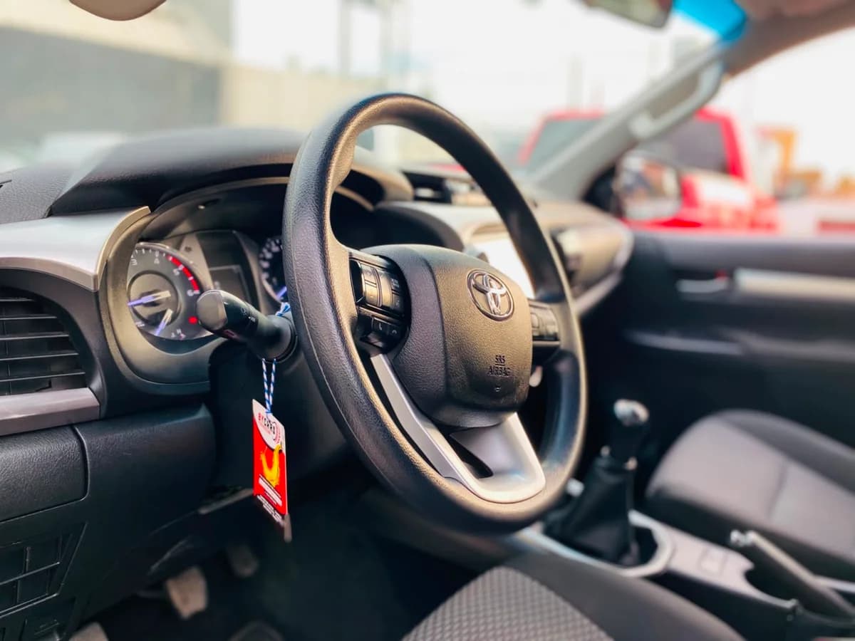 TOYOTA HILUX SR 2.8L 2021 - Imagen 9