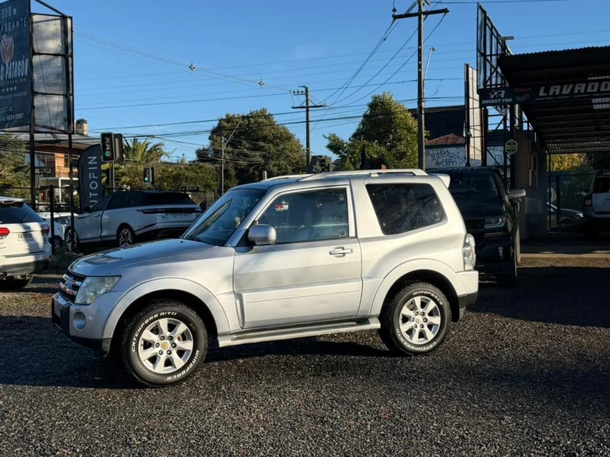 MITSUBISHI MONTERO 3.2 AUT 3.2 CR DIESEL 4X4 AT 3P 2011 - Imagen 3