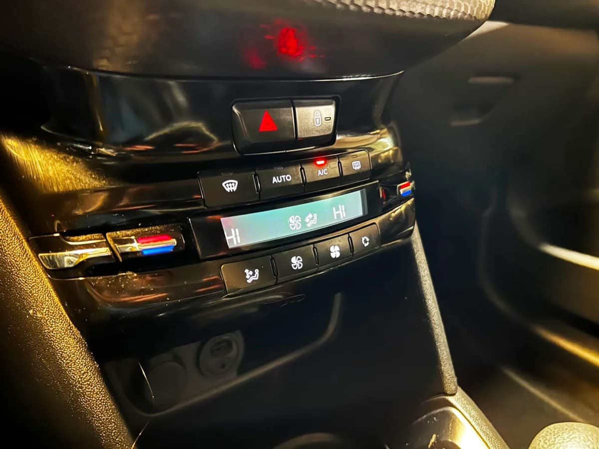 PEUGEOT 208 ALLURE 1.2 ALLURE 1.2 2018 - Imagen 13