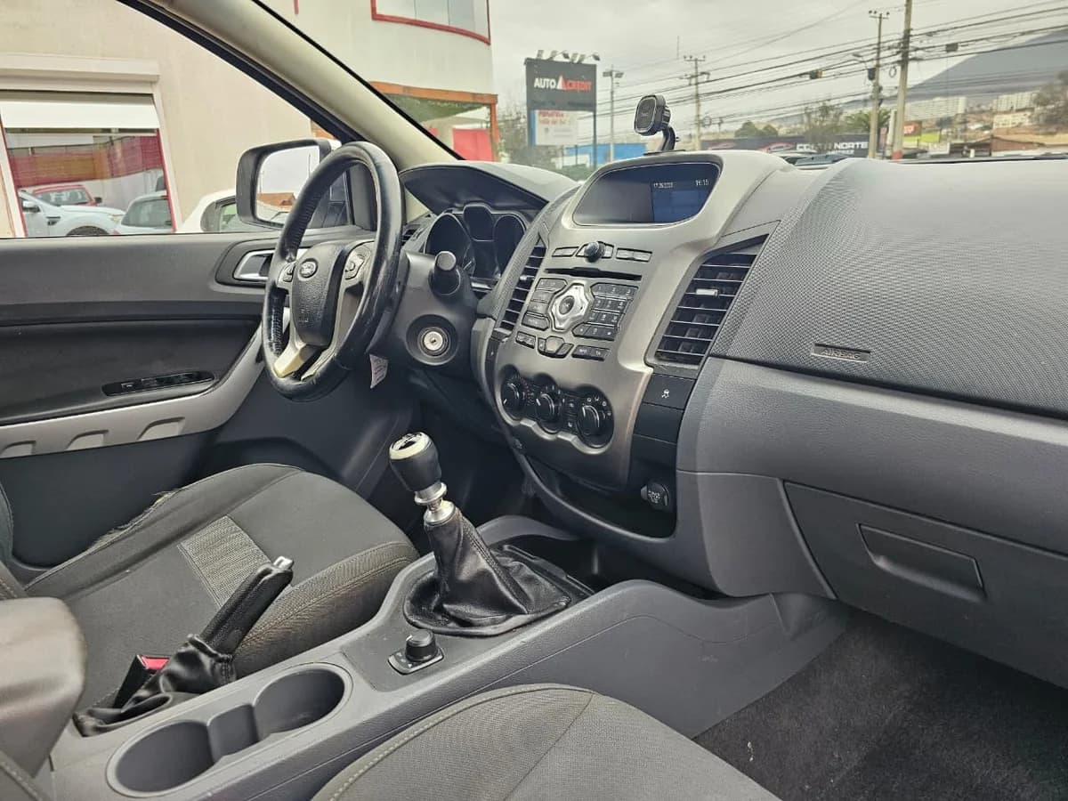 FORD RANGER 3.2 XLT DIESEL 4WD MT 4P 2015 - Imagen 4