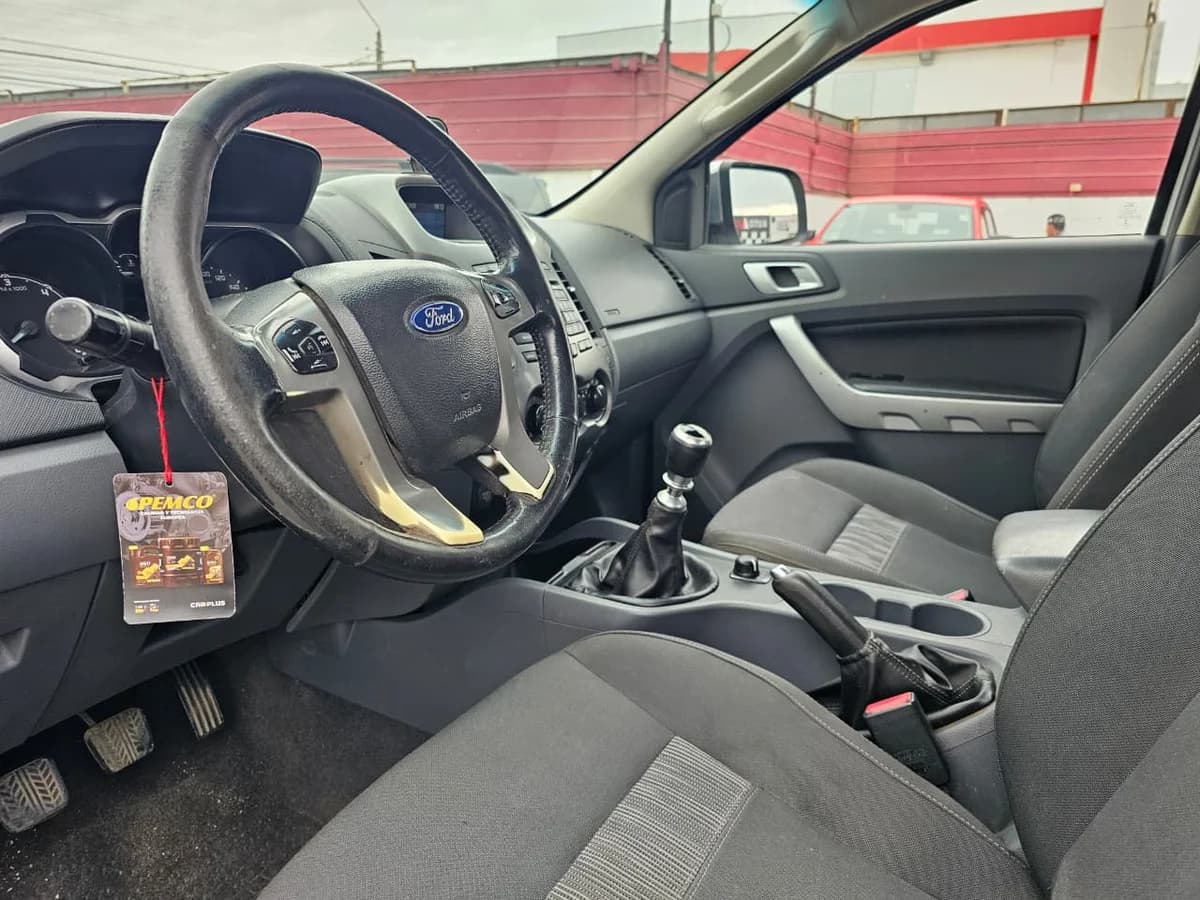 FORD RANGER 3.2 XLT DIESEL 4WD MT 4P 2015 - Imagen 6