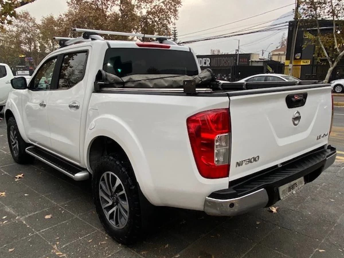 NISSAN NP300 4x4 2.3 Autom. 1 dueño. 2019 - Imagen 6