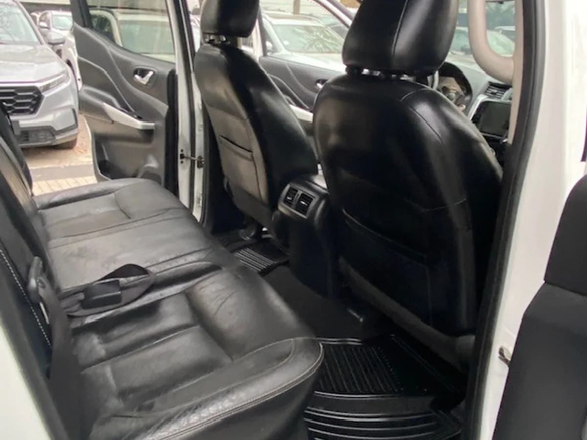 NISSAN NP300 4x4 2.3 Autom. 1 dueño. 2019 - Imagen 14