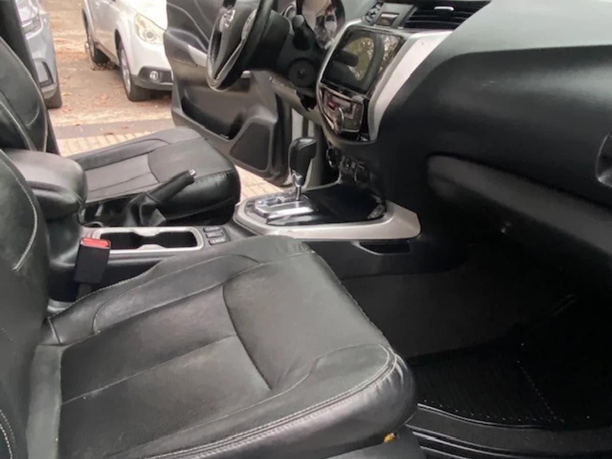 NISSAN NP300 4x4 2.3 Autom. 1 dueño. 2019 - Imagen 15