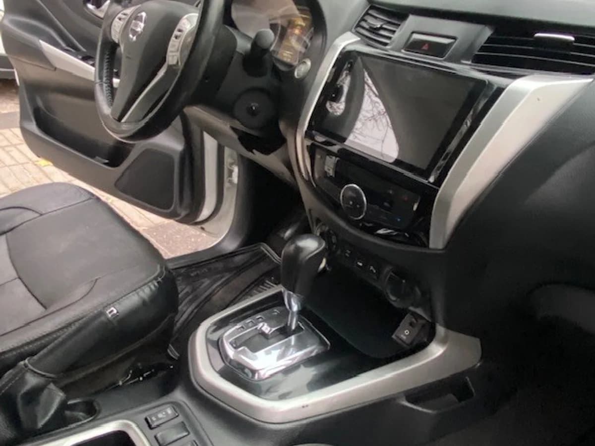 NISSAN NP300 4x4 2.3 Autom. 1 dueño. 2019 - Imagen 16