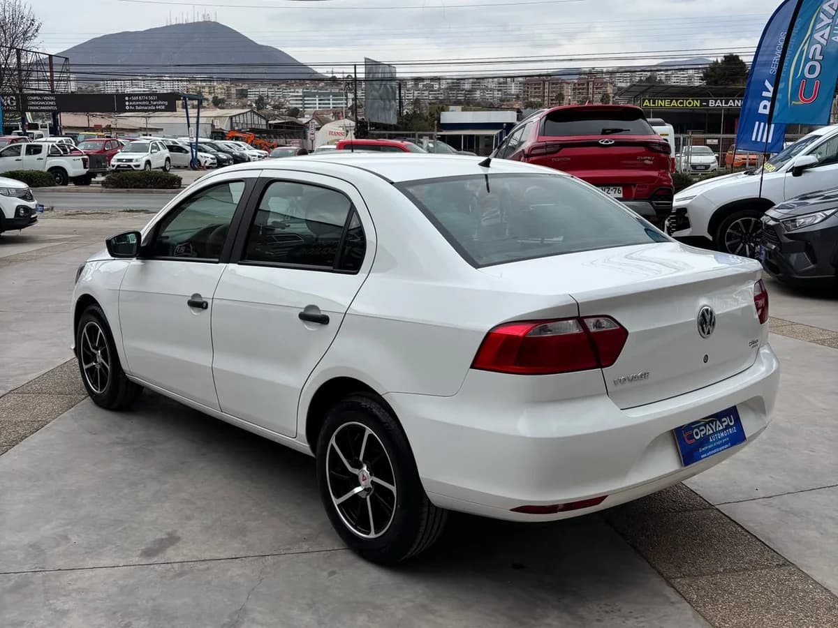 VOLKSWAGEN Voyage TRENDLINE 1.6 2020 - Imagen 5