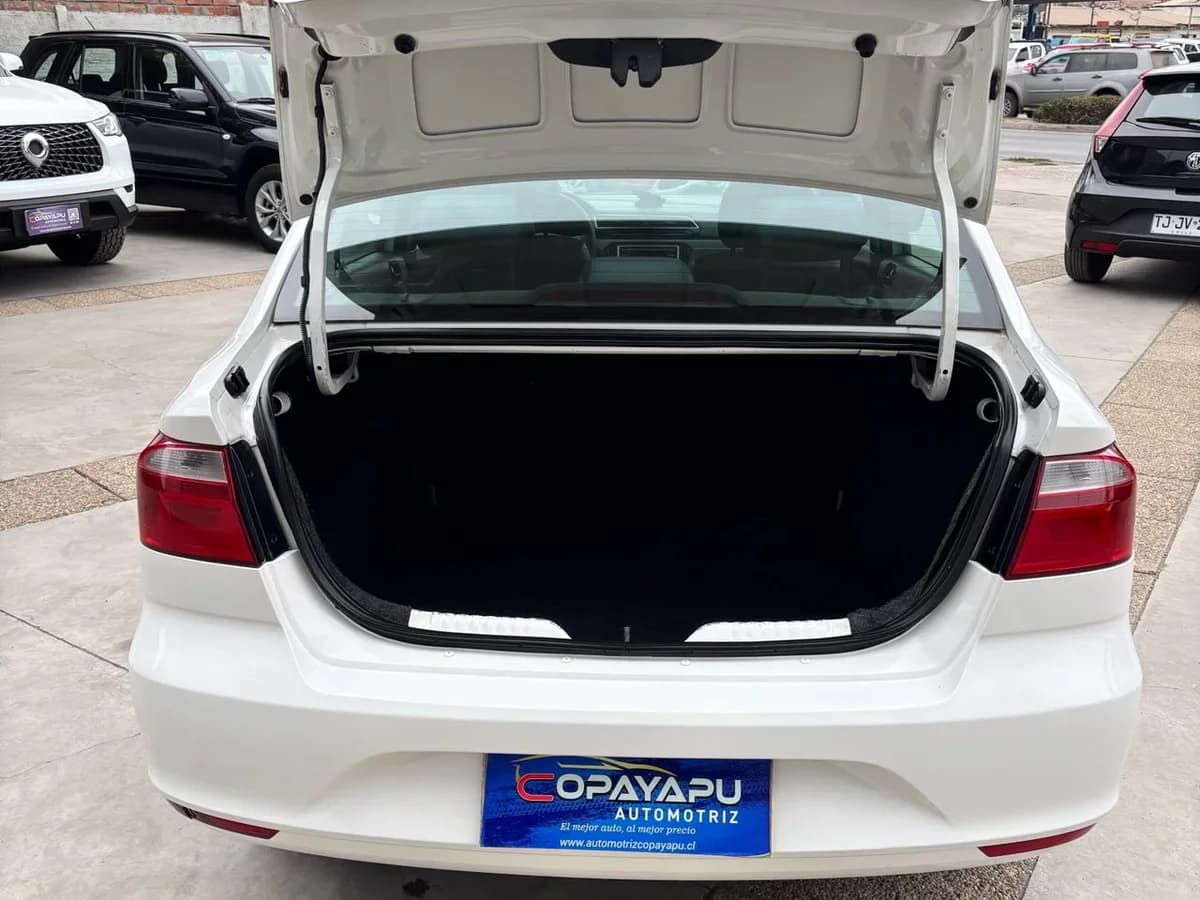 VOLKSWAGEN Voyage TRENDLINE 1.6 2020 - Imagen 9
