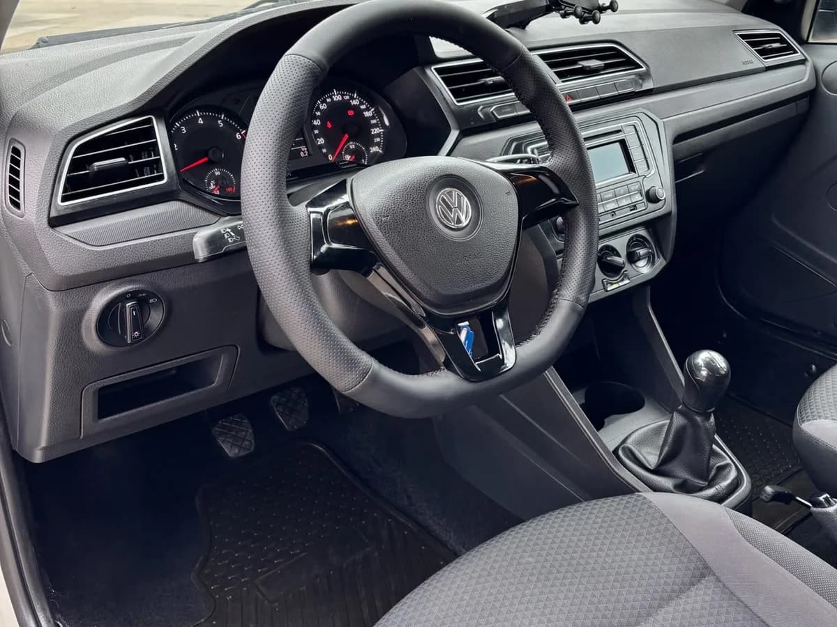 VOLKSWAGEN Voyage TRENDLINE 1.6 2020 - Imagen 10