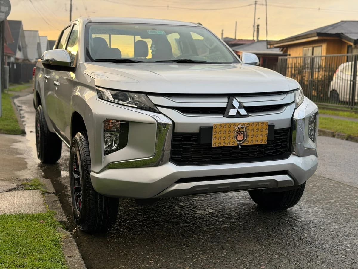 MITSUBISHI l200 KATANA CRT 4X4 2.4 2022 - Imagen 2