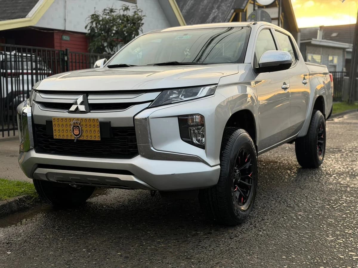 MITSUBISHI l200 KATANA CRT 4X4 2.4 2022 - Imagen 4