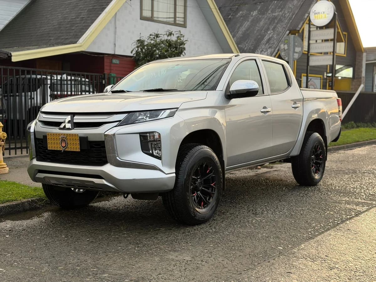 MITSUBISHI l200 KATANA CRT 4X4 2.4 2022 - Imagen 5