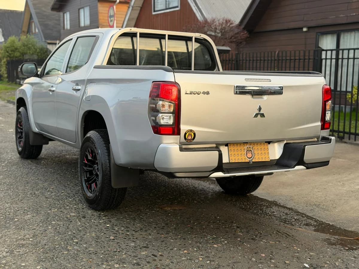 MITSUBISHI l200 KATANA CRT 4X4 2.4 2022 - Imagen 8