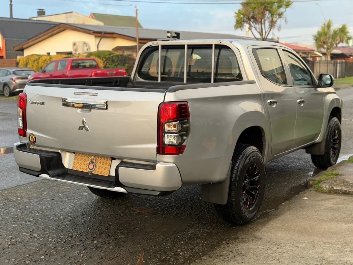 MITSUBISHI l200 KATANA CRT 4X4 2.4 2022 - Imagen 10