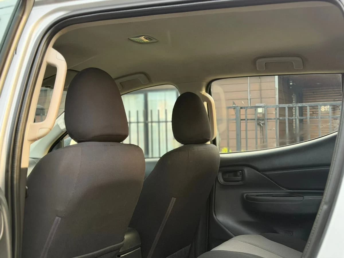 MITSUBISHI l200 KATANA CRT 4X4 2.4 2022 - Imagen 17