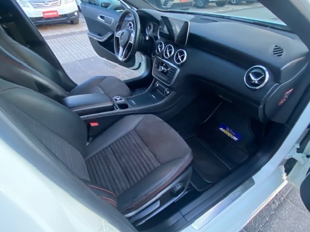 MERCEDES-BENZ A200 1.6 Turbo Look AMG 2014 - Imagen 16