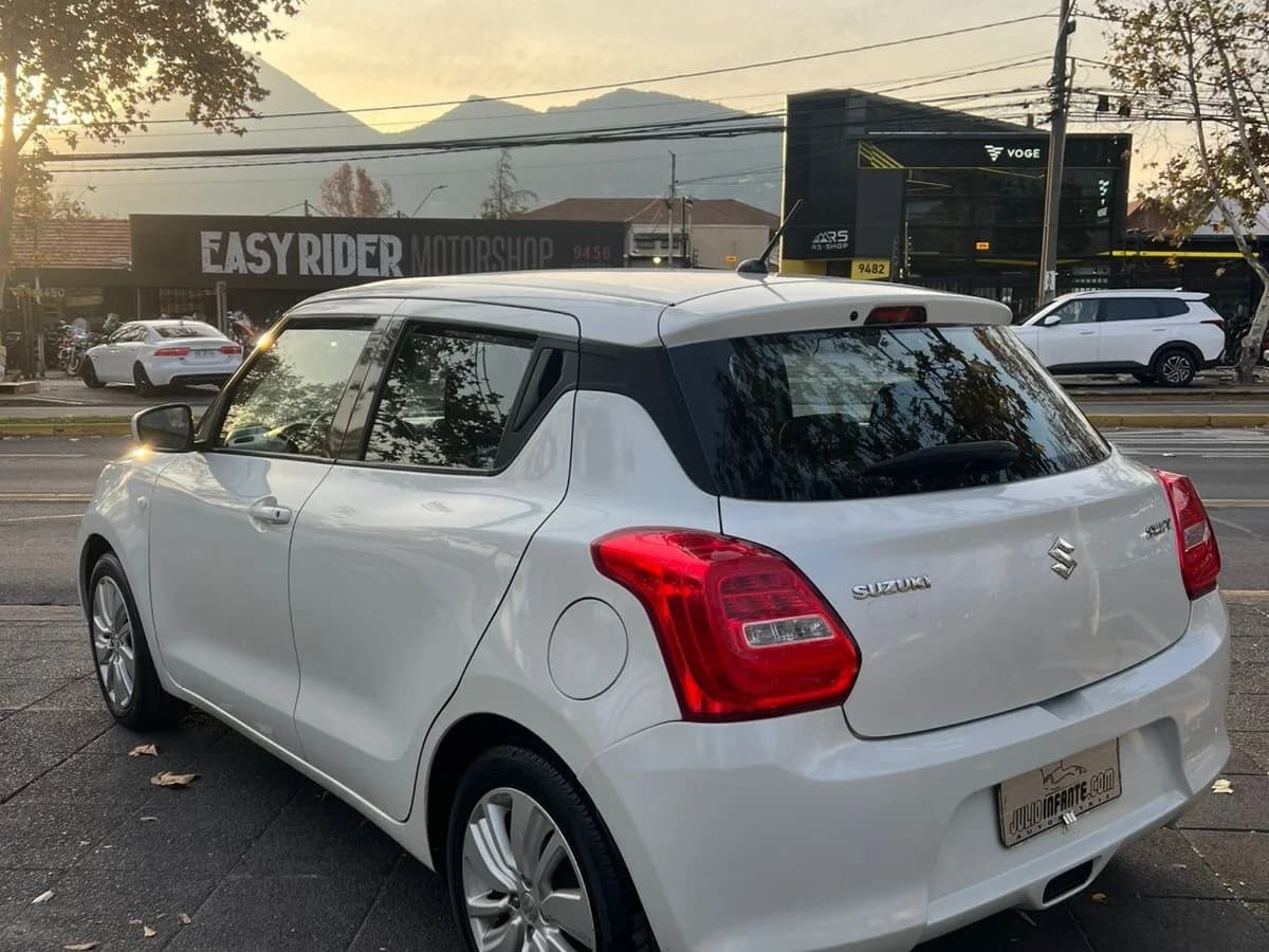 SUZUKI SWIFT GLS 1.2 Automatico 2017 - Imagen 3