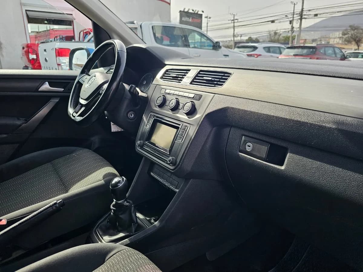 VOLKSWAGEN CADDY KOMBI COMFORTLINE 1.6 2017 - Imagen 5