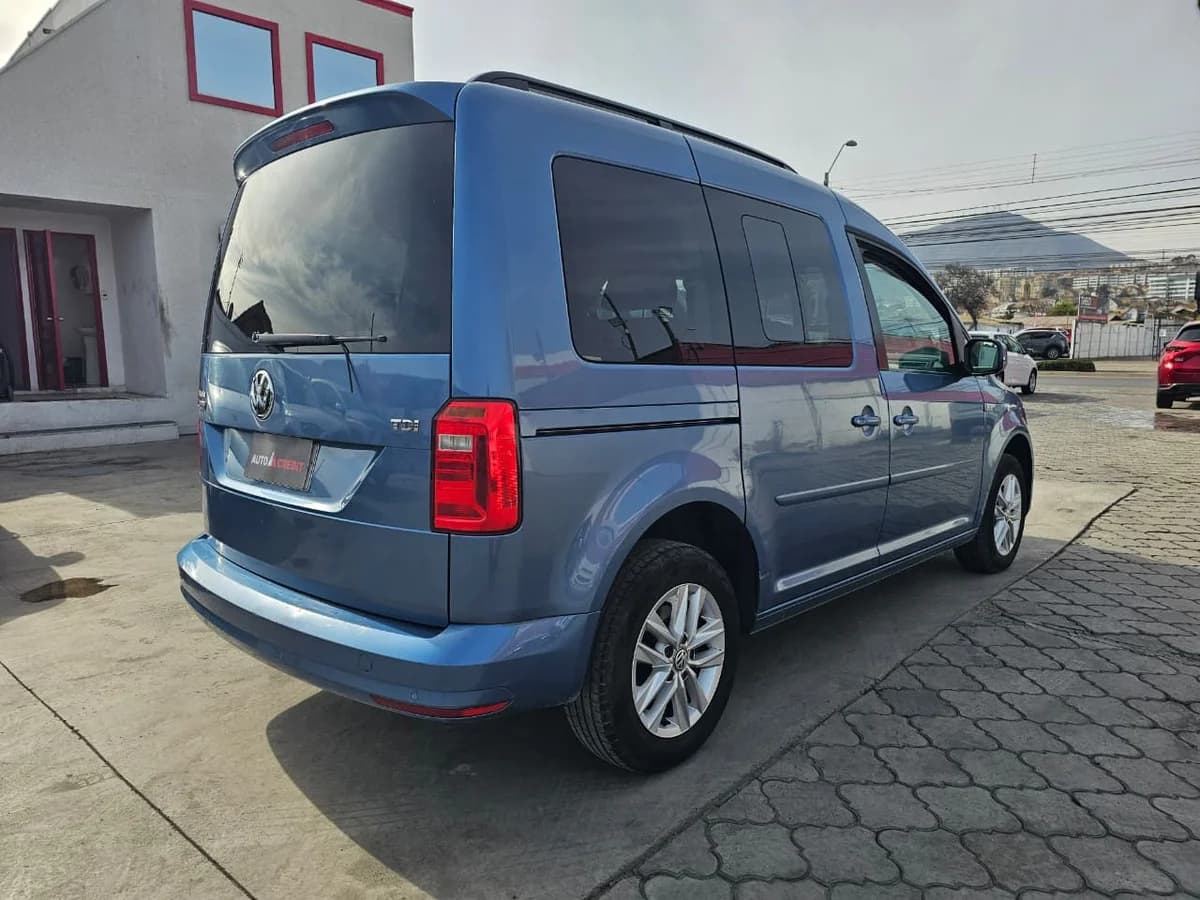 VOLKSWAGEN CADDY KOMBI COMFORTLINE 1.6 2017 - Imagen 9