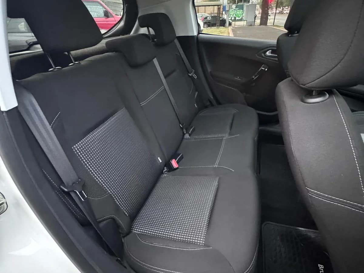 PEUGEOT 208 ALLURE 1.2 ALLURE 1.6 2019 - Imagen 10