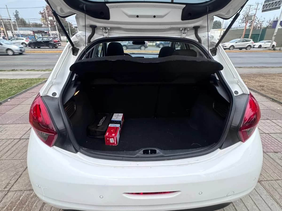 PEUGEOT 208 ALLURE 1.2 ALLURE 1.6 2019 - Imagen 11