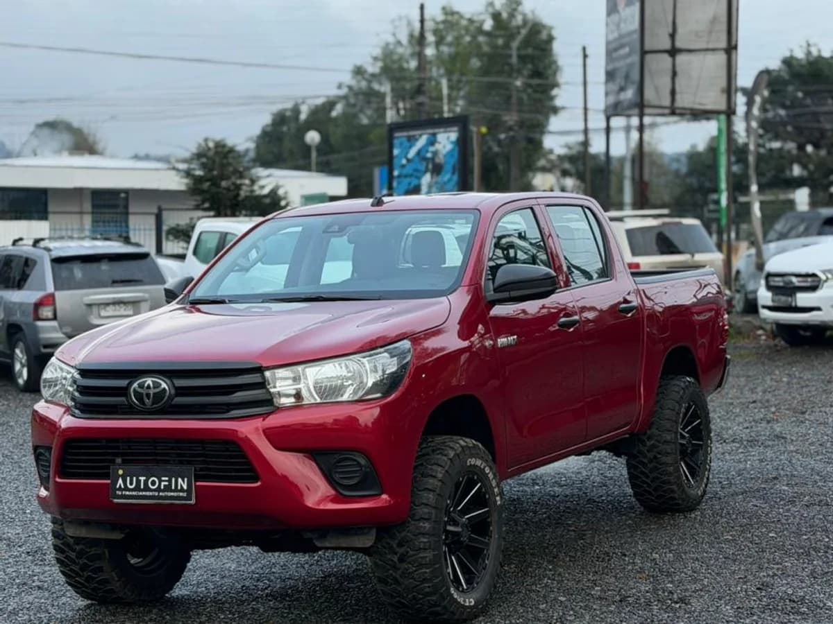 TOYOTA HILUX 2.4 DX DIESEL DCAB TSS 4X4 MT 4P 2024 - Imagen 1