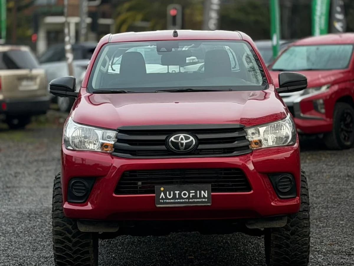 TOYOTA HILUX 2.4 DX DIESEL DCAB TSS 4X4 MT 4P 2024 - Imagen 3
