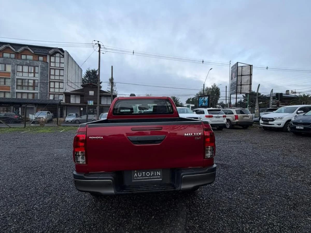 TOYOTA HILUX 2.4 DX DIESEL DCAB TSS 4X4 MT 4P 2024 - Imagen 6