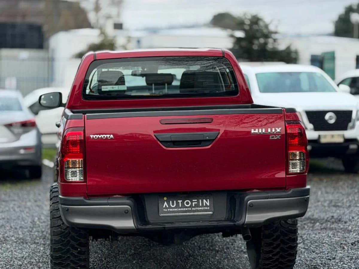 TOYOTA HILUX 2.4 DX DIESEL DCAB TSS 4X4 MT 4P 2024 - Imagen 7