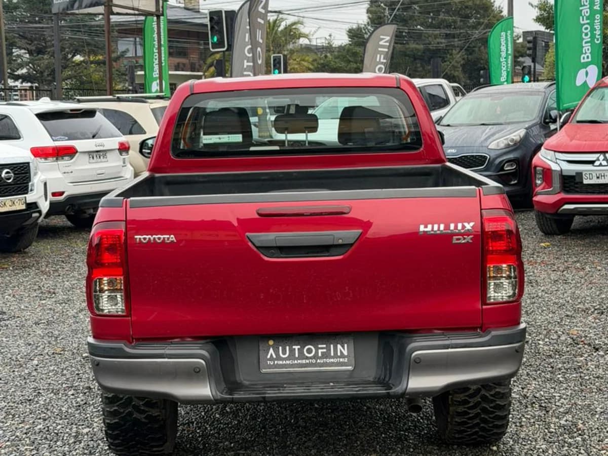 TOYOTA HILUX 2.4 DX DIESEL DCAB TSS 4X4 MT 4P 2024 - Imagen 15